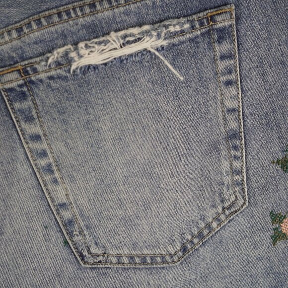 Lucky Brand Mid Rise Boyfriend Denim Shorts 12/31 Floral Heart Embroidery - Picture 6 of 13